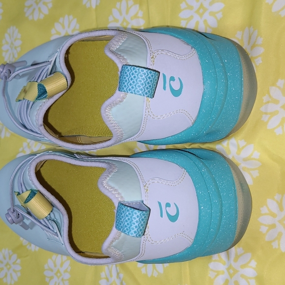 clove Shoes Clove Classic Limited Edition Nurse Shoes Size 9 Womens